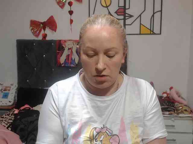 emperatrizfuckass webcam