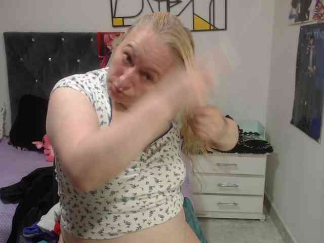 emperatrizfuckass webcam