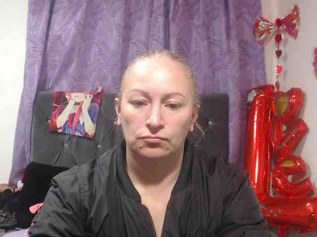 emperatrizfuckass webcam