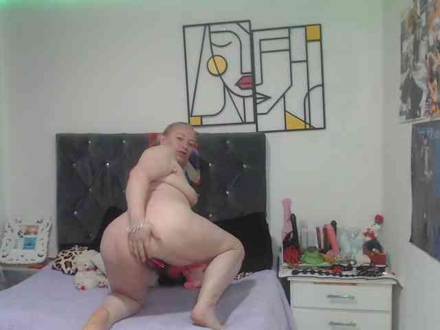 emperatrizfuckass webcam
