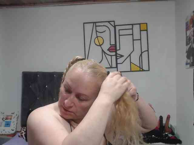 emperatrizfuckass webcam