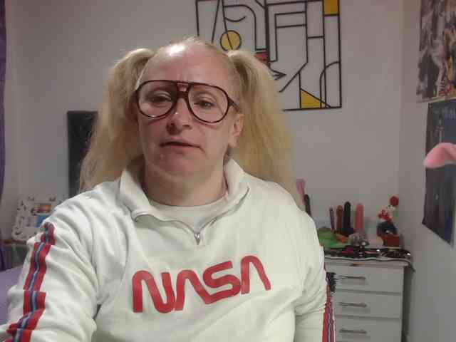 emperatrizfuckass webcam