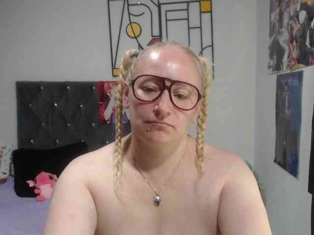 emperatrizfuckass webcam