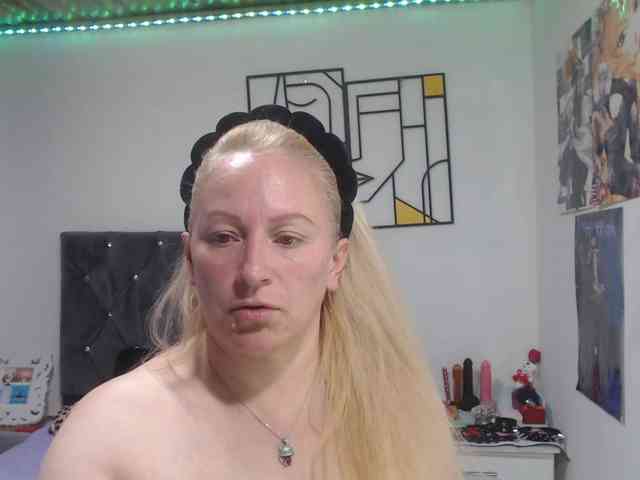 emperatrizfuckass webcam
