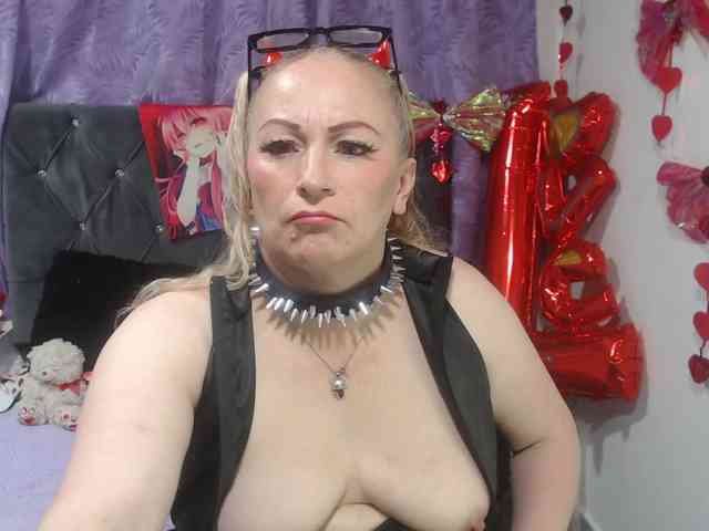 emperatrizfuckass
