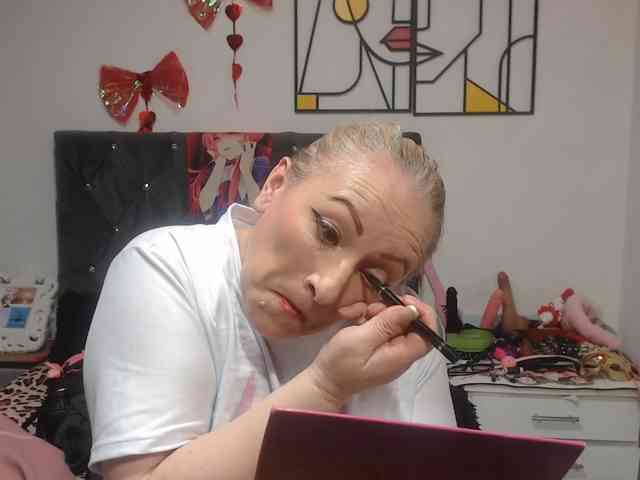 emperatrizfuckass webcam