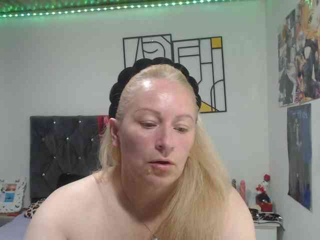 emperatrizfuckass webcam