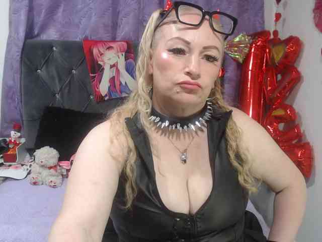 emperatrizfuckass webcam