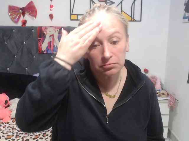 emperatrizfuckass webcam