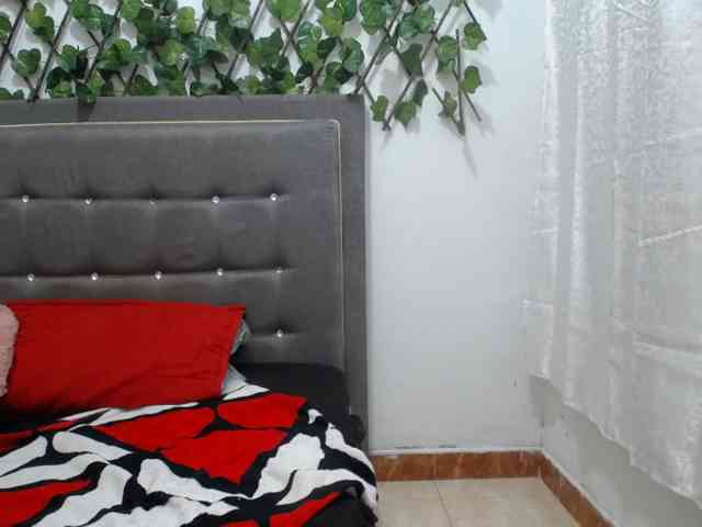Brisahott Live Webcam on BongaCams