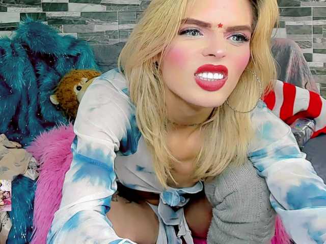 femboy_exotic live webcam show