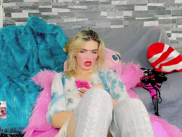 femboy_exotic live webcam show