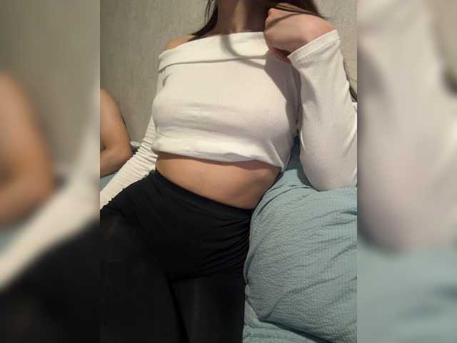 Sweet775 live webcam show