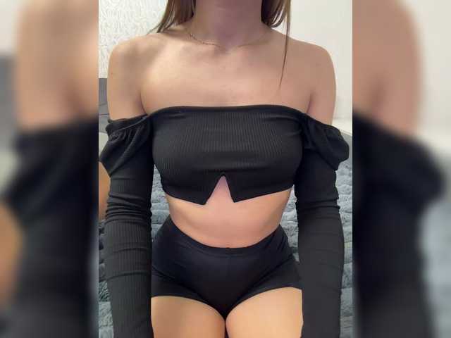 Sweet775 live cam on BongaCams