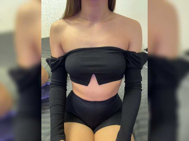 Sweet775 live cam on BongaCams