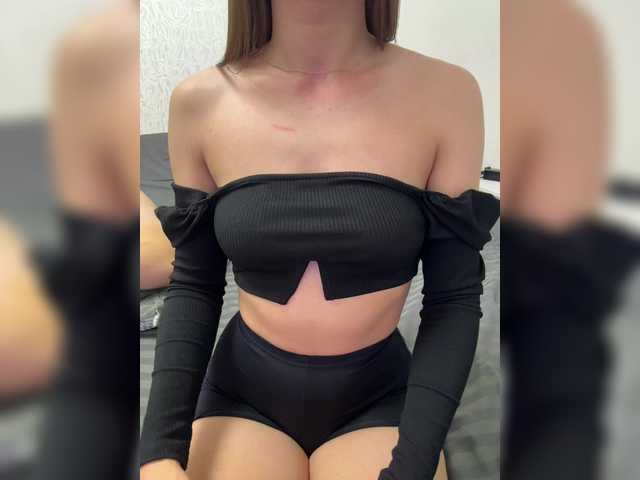 Sweet775 live cam on BongaCams