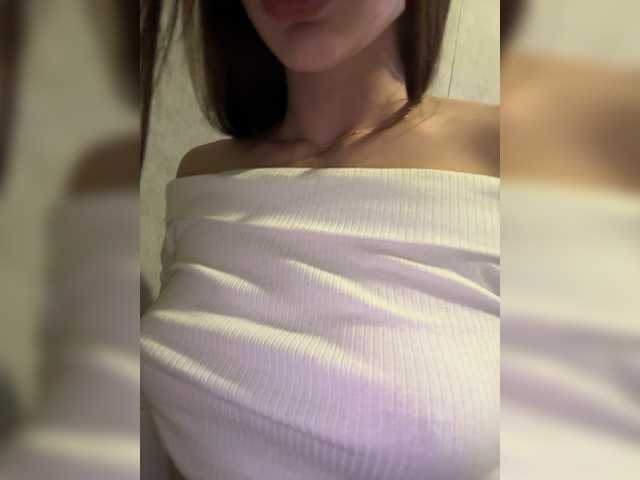 Sweet775 live webcam show