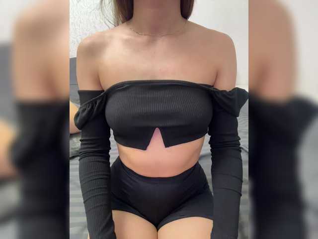 Sweet775 live cam on BongaCams