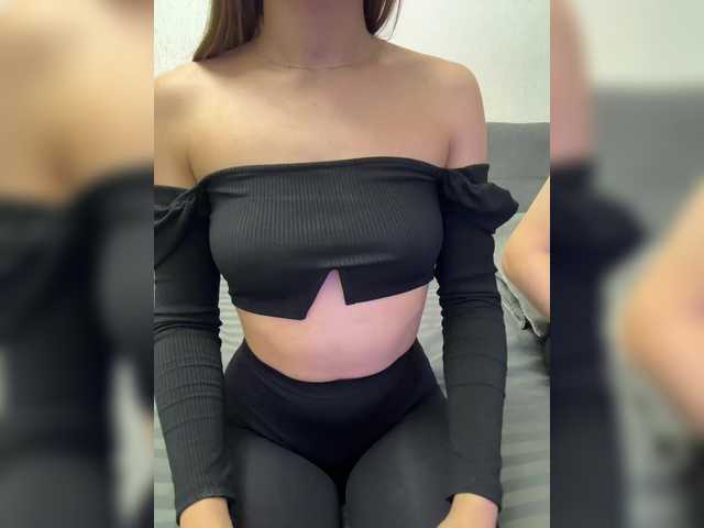 Sweet775 live cam on BongaCams