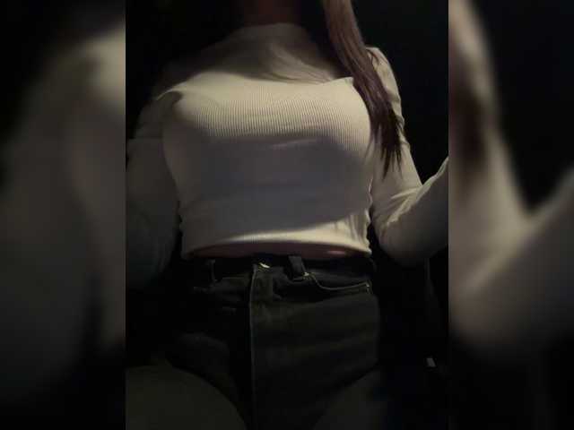 Sweet775 live cam on BongaCams