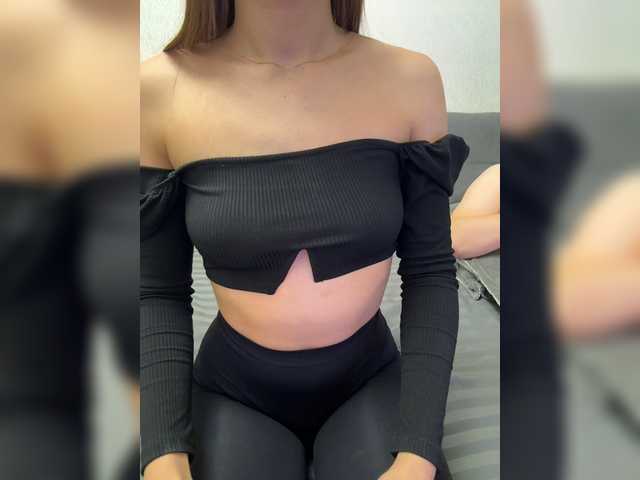 Sweet775 live cam on BongaCams