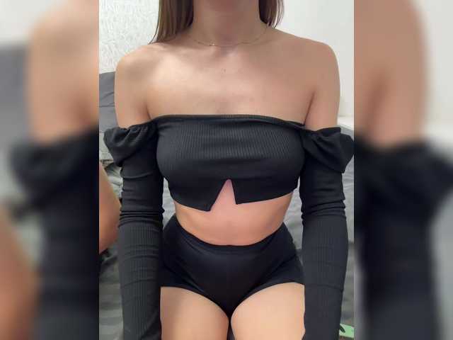 Sweet775 live cam on BongaCams