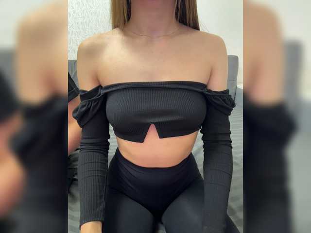 Sweet775 live cam on BongaCams