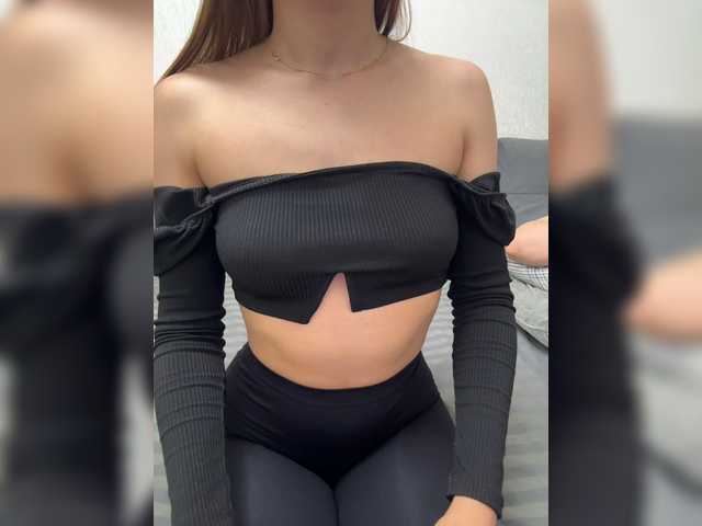 Sweet775 live cam on BongaCams