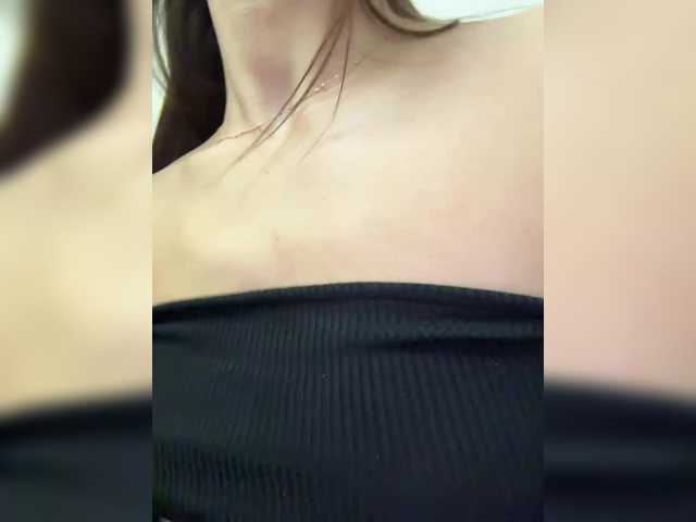 Sweet775 live cam on BongaCams