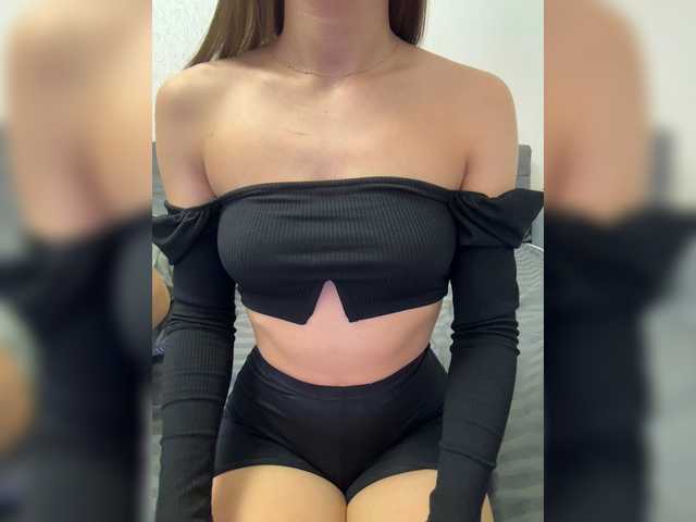 Sweet775 live cam on BongaCams