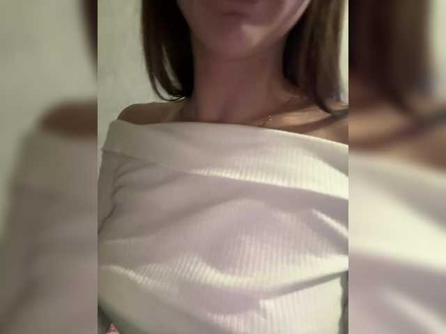 Sweet775 live cam on BongaCams