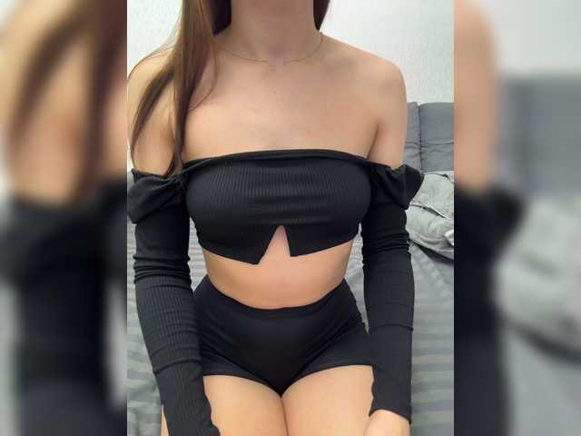 Sweet775 live cam on BongaCams