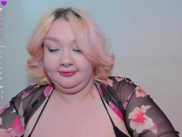 LilyBell, 20 y/o - Live Cam on BongaCams