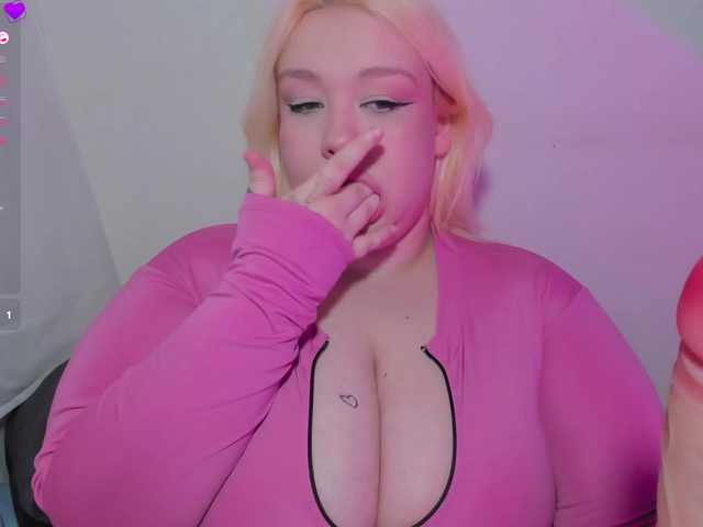 LilyBell live cam on BongaCams