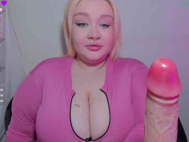 LilyBell Live Webcam on BongaCams