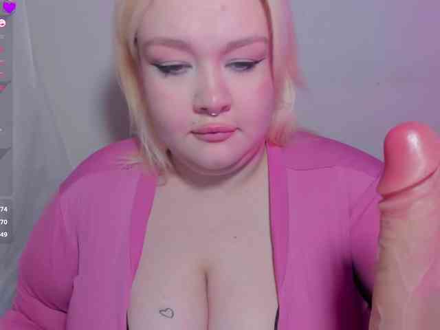 LilyBell Live Webcam on BongaCams