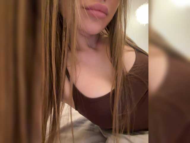 Lolichka20 live cam on BongaCams