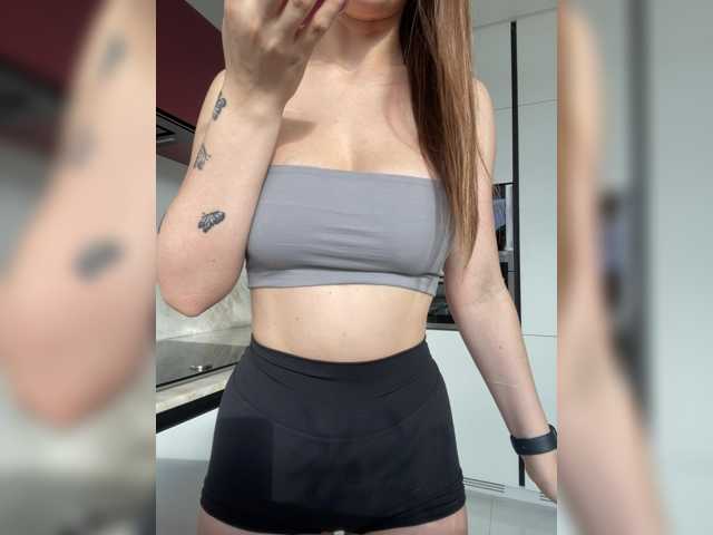 Lolichka20 live cam on BongaCams