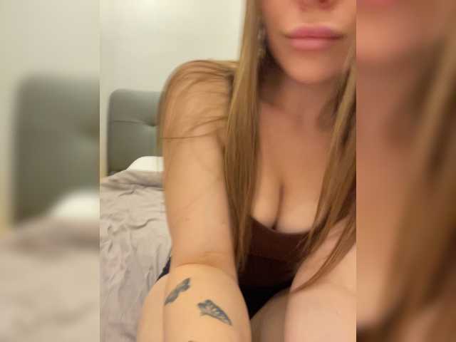 Lolichka20 live cam on BongaCams