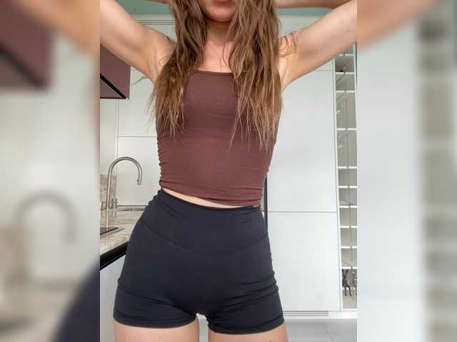 Lolichka20 live cam on BongaCams