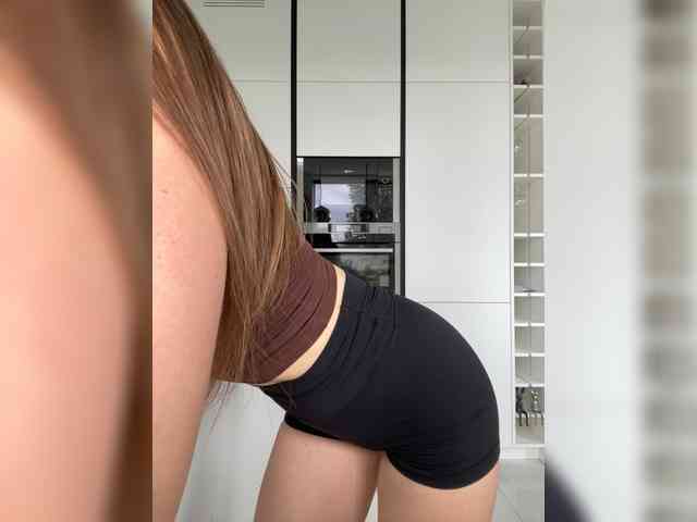 Lolichka20 webcam