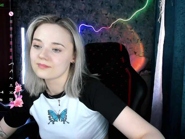 your-small-bunny live cam on BongaCams