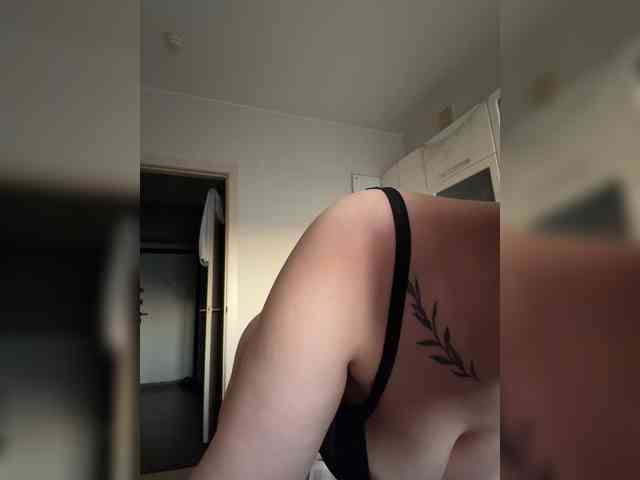 Milaya_Mia webcam
