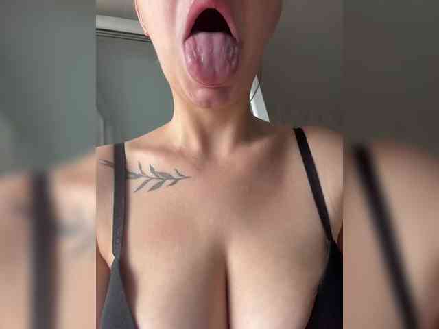 Milaya_Mia webcam