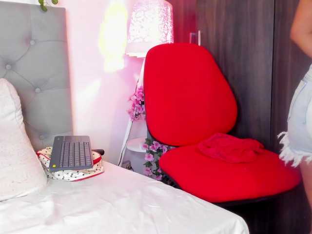 EmySandoval live cam on BongaCams