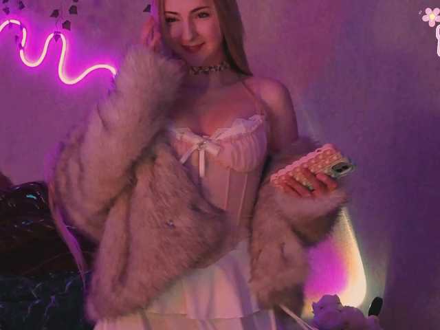 Chat with Akiame live cam