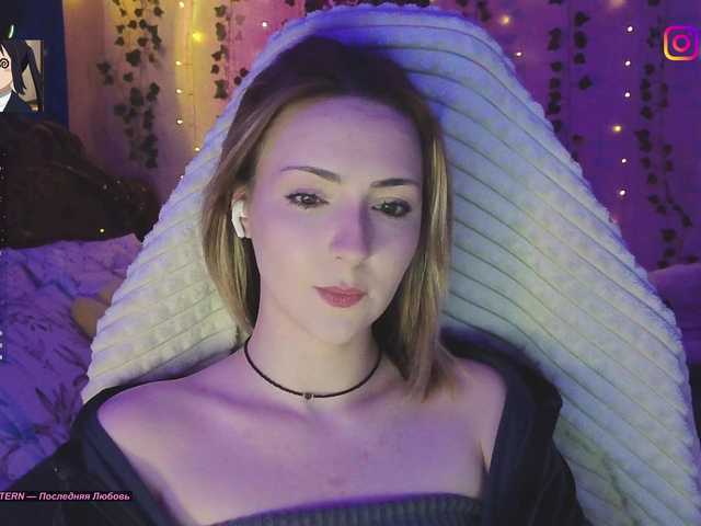 LollyGirlMoon's BongaCams show and profile