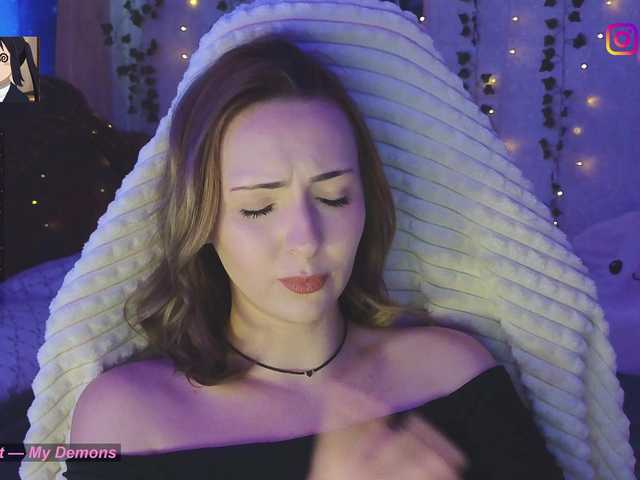 LollyGirlMoon live cam on BongaCams