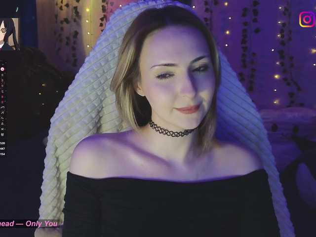 LollyGirlMoon's BongaCams show and profile