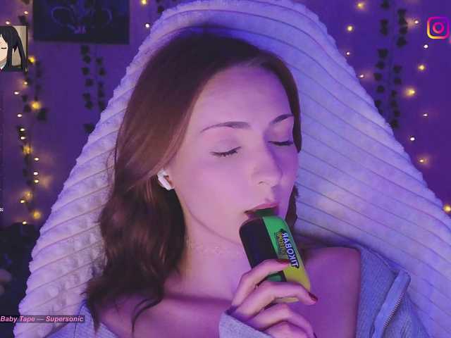 LollyGirlMoon live cam on BongaCams
